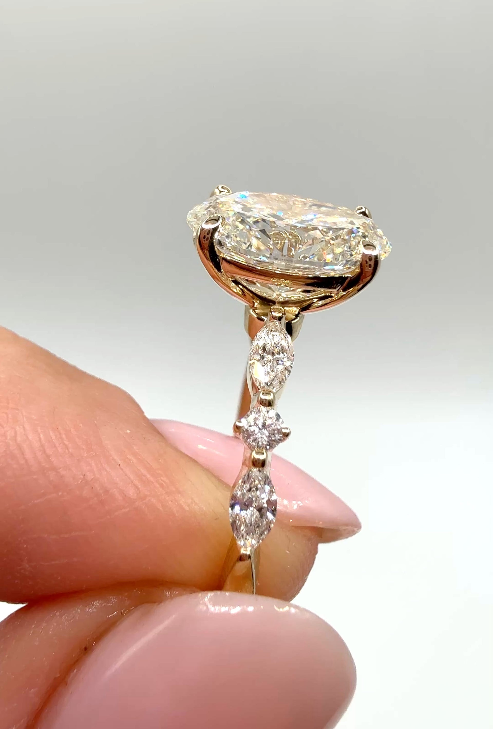 2.09ct Sedona 14k Yellow Gold G VS1 Lab Diamond